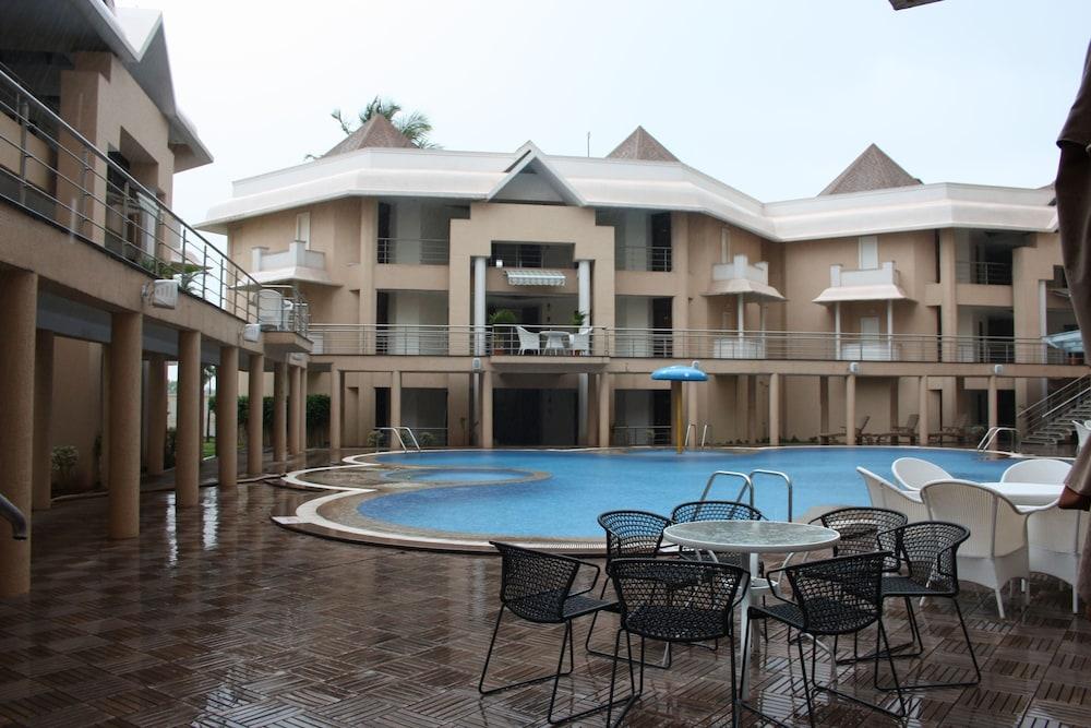 Royal Orchid Central Kireeti Hampi, Hospet Exterior photo